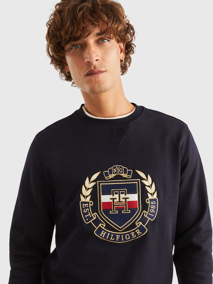 TOMMY HILFIGER ICON STACK CREST SWEATSHIRT