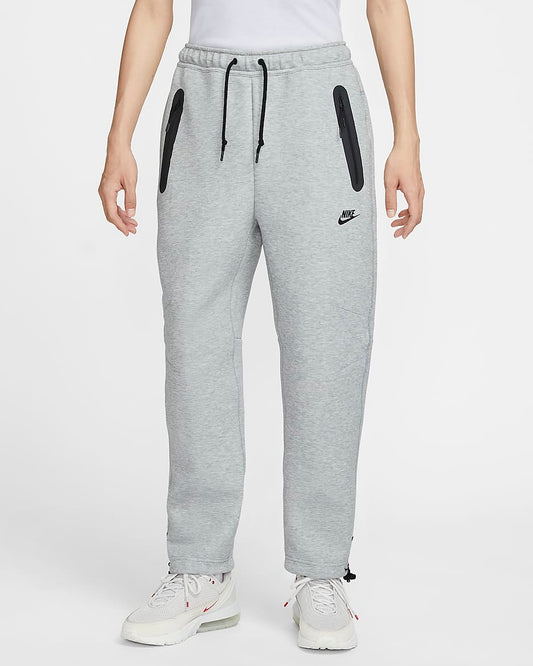 Nike Tech
Men's Fleece Open-Hem Trousers