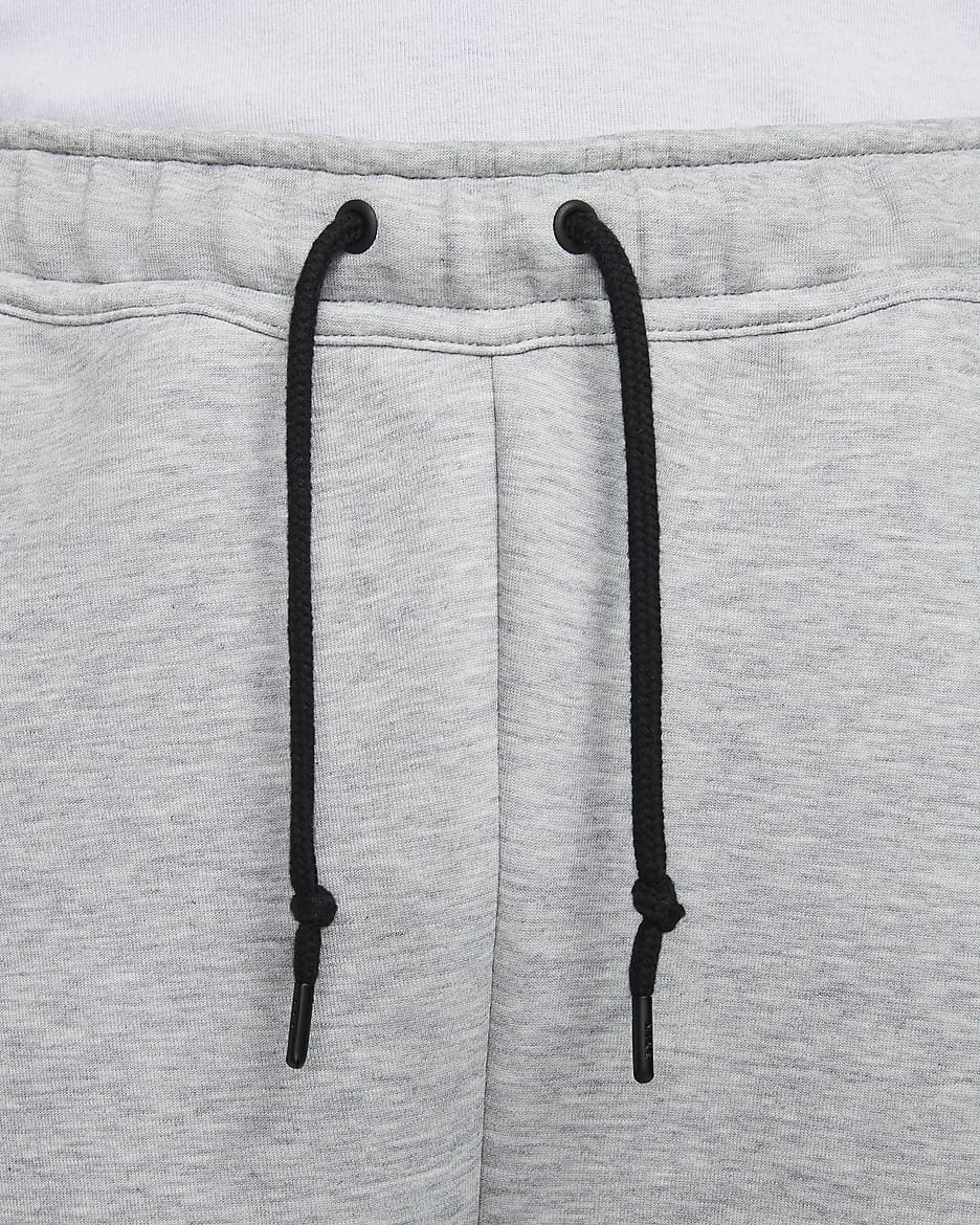 Nike Tech
Men's Fleece Open-Hem Trousers