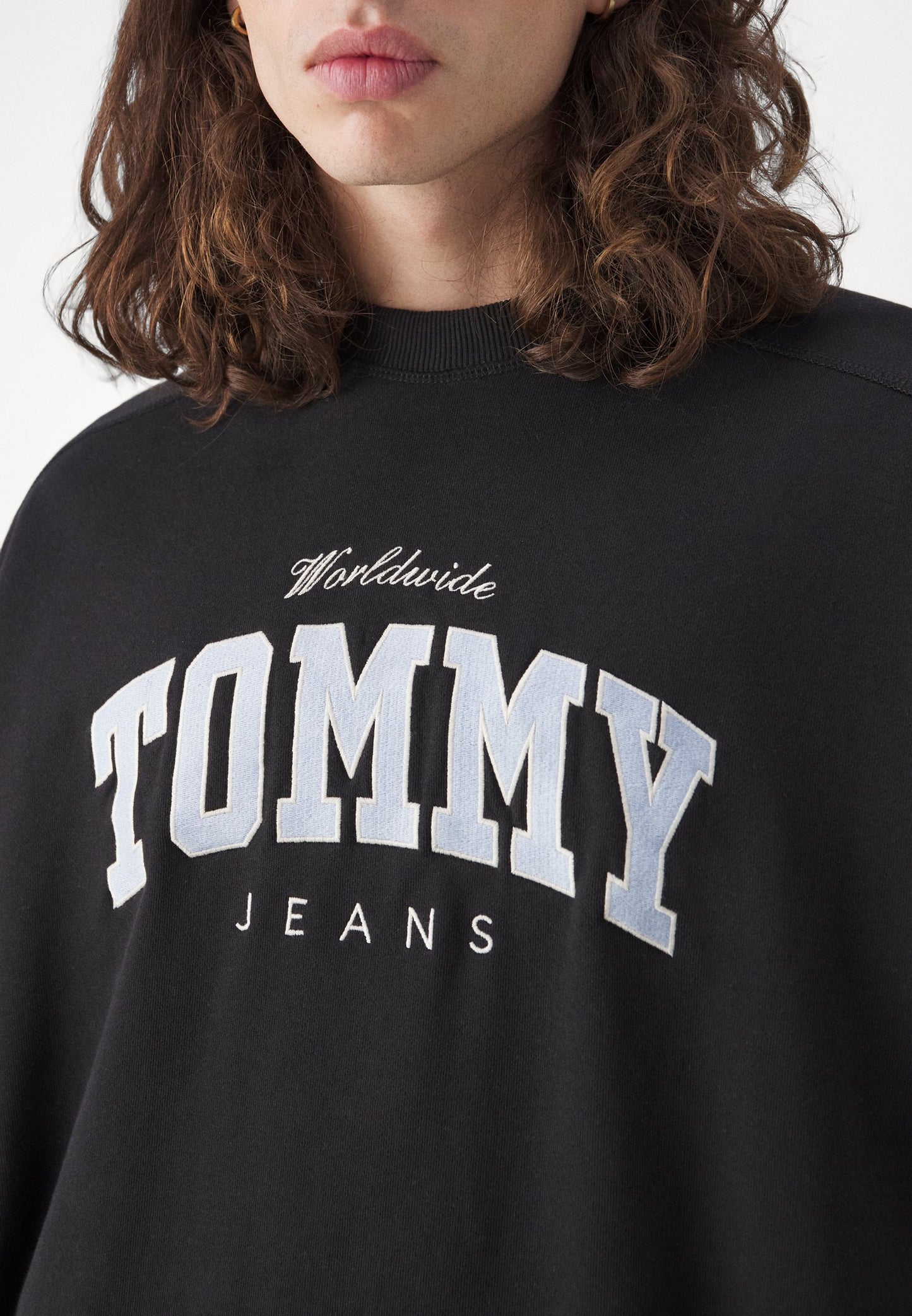 Tommy Jeans
BOXY VARSITY CREW UNISEX - Mikina - black