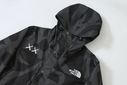 Jaqueta The North Face x Kaws black